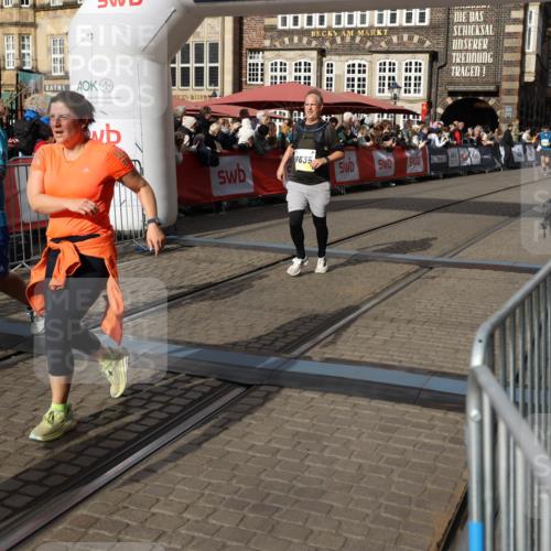 05.10.2025 - 20. swb-Marathon Bremen Yannick Fuchs http://msf.ph/oto/9229558 05.10.2025 10:59:29 Ziel 9183, 9454, 9635, 10200, 10274, 10407, 11006, 11007, 11207, 11400 meine-sportfotos.de