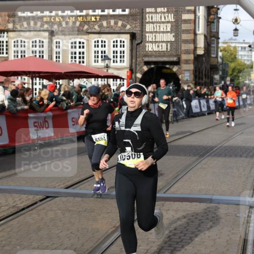 05.10.2025 - 20. swb-Marathon Bremen Yannick Fuchs http://msf.ph/oto/9229561 05.10.2025 11:02:17 Ziel 9363, 9426, 9686, 10301, 10508, 11014, 11454, 11459 meine-sportfotos.de