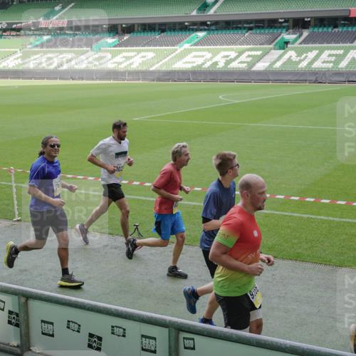 05.10.2025 - 20. swb-Marathon Bremen Michael Burmester http://msf.ph/oto/9229582 05.10.2025 10:28:17 Laufen im Stadion 1138, 7414, 9200, 9206, 9207, 9216, 9222, 9223, 9244, 9293, 9298, 9366, 9377, 9397, 9406, 9413, 9546, 9562, 9665, 9706, 9955, 10047, 10109, 10177, 10211, 10266, 10268, 10303, 10319, 10350, 10382, 10428, 10452, 10509, 10519, 10637, 10661, 10667, 10676, 10688, 10789, 10850, 10858, 10875, 10931, 10953, 10973, 11104, 11167, 11189, 11244, 11248, 11268, 11299, 11327, 11330, 11357, 11462, 11498, 11513, 11561, 11579, 11628, 11705, 9339, 9670, 10637 meine-sportfotos.de