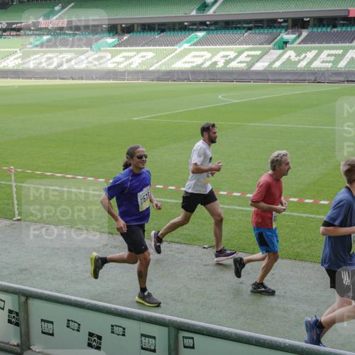 05.10.2025 - 20. swb-Marathon Bremen Michael Burmester http://msf.ph/oto/9229604 05.10.2025 10:28:17 Laufen im Stadion 1138, 7414, 9200, 9206, 9207, 9216, 9222, 9223, 9244, 9293, 9298, 9366, 9377, 9397, 9406, 9413, 9546, 9562, 9665, 9706, 9955, 10047, 10109, 10177, 10211, 10266, 10268, 10303, 10319, 10350, 10382, 10428, 10452, 10509, 10519, 10637, 10661, 10667, 10676, 10688, 10789, 10850, 10858, 10875, 10931, 10953, 10973, 11104, 11167, 11189, 11244, 11248, 11268, 11299, 11327, 11330, 11357, 11462, 11498, 11513, 11561, 11579, 11628, 11705, 9339, 9670, 10637 meine-sportfotos.de