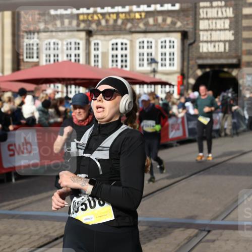 05.10.2025 - 20. swb-Marathon Bremen Yannick Fuchs http://msf.ph/oto/9229606 05.10.2025 11:02:18 Ziel 9363, 9426, 9686, 10301, 10508, 11014, 11454, 11459, 11646 meine-sportfotos.de