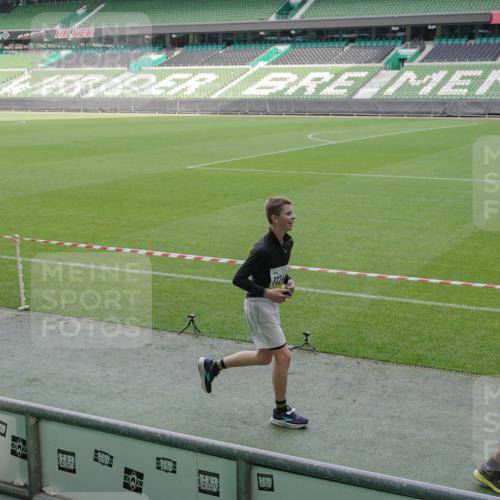 05.10.2025 - 20. swb-Marathon Bremen Michael Burmester http://msf.ph/oto/9229613 05.10.2025 10:28:18 Laufen im Stadion 1138, 7414, 9200, 9206, 9207, 9216, 9222, 9223, 9244, 9293, 9298, 9366, 9377, 9397, 9406, 9413, 9546, 9562, 9665, 9706, 9955, 10047, 10109, 10177, 10211, 10266, 10268, 10303, 10319, 10350, 10382, 10428, 10452, 10509, 10519, 10661, 10667, 10676, 10688, 10789, 10850, 10858, 10875, 10931, 10953, 10973, 11104, 11167, 11189, 11244, 11248, 11268, 11299, 11327, 11330, 11357, 11462, 11498, 11513, 11561, 11579, 11628, 11705, 9339, 9670, 10452, 10637 meine-sportfotos.de