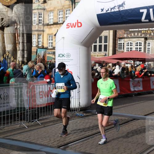 05.10.2025 - 20. swb-Marathon Bremen Yannick Fuchs http://msf.ph/oto/9229664 05.10.2025 10:59:36 Ziel 9635, 9737, 10391, 10809, 11251, 11657, 11728 meine-sportfotos.de