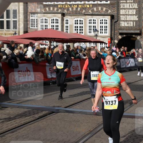 05.10.2025 - 20. swb-Marathon Bremen Yannick Fuchs http://msf.ph/oto/9229729 05.10.2025 10:59:39 Ziel 9609, 9737, 10391, 10809, 11251, 11657, 11728 meine-sportfotos.de