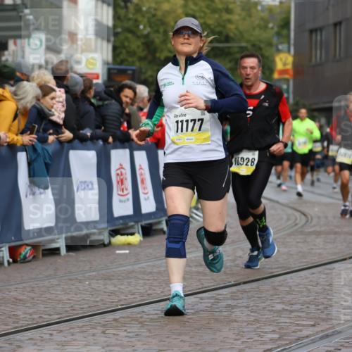 05.10.2025 - 20. swb-Marathon Bremen Strokosch-Dieckow http://msf.ph/oto/9229752 05.10.2025 10:51:25 Ziel 10321, 10376, 10556, 11177 meine-sportfotos.de