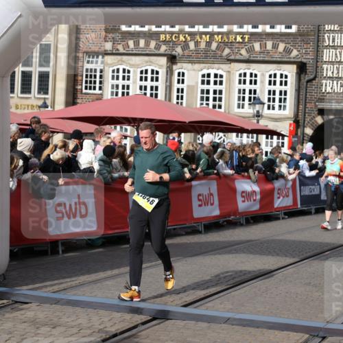 05.10.2025 - 20. swb-Marathon Bremen Yannick Fuchs http://msf.ph/oto/9229758 05.10.2025 11:02:21 Ziel 9363, 10130, 10508, 11014, 11340, 11454, 11646 meine-sportfotos.de
