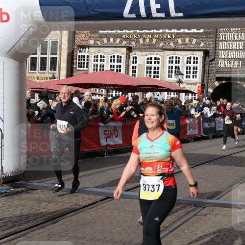 05.10.2025 - 20. swb-Marathon Bremen Yannick Fuchs http://msf.ph/oto/9229766 05.10.2025 10:59:39 Ziel 9609, 9737, 10391, 10809, 11251, 11657, 11728 meine-sportfotos.de
