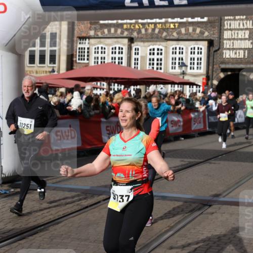 05.10.2025 - 20. swb-Marathon Bremen Yannick Fuchs http://msf.ph/oto/9229772 05.10.2025 10:59:40 Ziel 9609, 9737, 10209, 10391, 10760, 10809, 11251, 11657, 11728 meine-sportfotos.de
