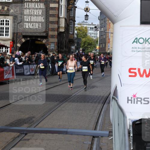 05.10.2025 - 20. swb-Marathon Bremen Yannick Fuchs http://msf.ph/oto/9229900 05.10.2025 11:02:23 Ziel 9363, 9748, 10130, 10508, 11340, 11454, 11646 meine-sportfotos.de