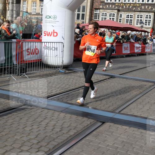 05.10.2025 - 20. swb-Marathon Bremen Yannick Fuchs http://msf.ph/oto/9229912 05.10.2025 11:02:24 Ziel 9363, 9748, 10130, 10821, 10829, 11340, 11454, 11646 meine-sportfotos.de