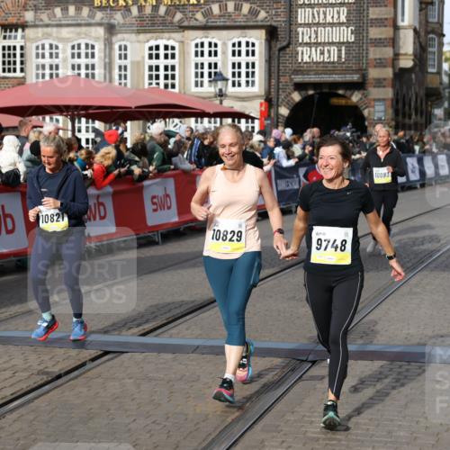 05.10.2025 - 20. swb-Marathon Bremen Yannick Fuchs http://msf.ph/oto/9230022 05.10.2025 11:02:27 Ziel 9748, 10093, 10130, 10194, 10821, 10829, 10982, 10983, 11340, 11386, 11646 meine-sportfotos.de