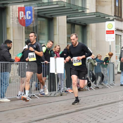 05.10.2025 - 20. swb-Marathon Bremen Strokosch-Dieckow http://msf.ph/oto/9230032 05.10.2025 10:37:16 Ziel 9586, 10347, 10358, 10501, 11021, 11176, 9586, 10347, 10358, 10501, 11021, 11176 meine-sportfotos.de