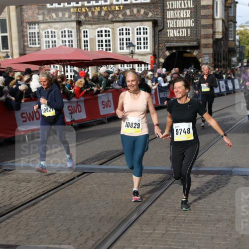 05.10.2025 - 20. swb-Marathon Bremen Yannick Fuchs http://msf.ph/oto/9230037 05.10.2025 11:02:28 Ziel 9748, 10093, 10130, 10194, 10821, 10829, 10982, 10983, 11340, 11386, 11646 meine-sportfotos.de