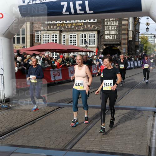 05.10.2025 - 20. swb-Marathon Bremen Yannick Fuchs http://msf.ph/oto/9230043 05.10.2025 11:02:28 Ziel 9748, 10093, 10130, 10194, 10821, 10829, 10982, 10983, 11340, 11386, 11646 meine-sportfotos.de