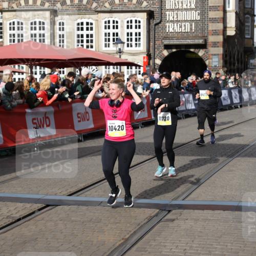 05.10.2025 - 20. swb-Marathon Bremen Yannick Fuchs http://msf.ph/oto/9230092 05.10.2025 10:59:50 Ziel 9473, 9991, 10209, 10420, 10760, 11267, 11456, 11720 meine-sportfotos.de
