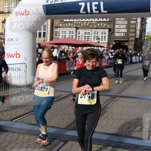 05.10.2025 - 20. swb-Marathon Bremen Yannick Fuchs http://msf.ph/oto/9230116 05.10.2025 11:02:29 Ziel 9748, 10093, 10130, 10194, 10821, 10829, 10982, 10983, 11340, 11386 meine-sportfotos.de