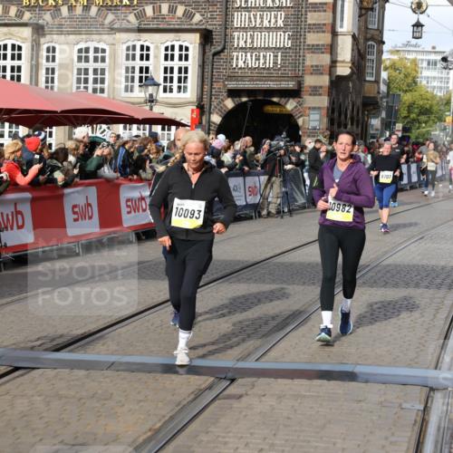 05.10.2025 - 20. swb-Marathon Bremen Yannick Fuchs http://msf.ph/oto/9230152 05.10.2025 11:02:30 Ziel 9748, 10093, 10130, 10194, 10821, 10829, 10982, 10983, 11386 meine-sportfotos.de