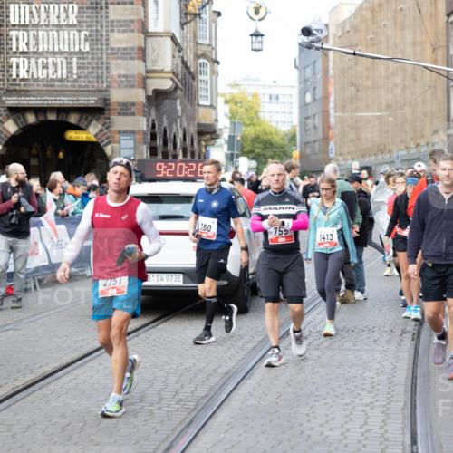 05.10.2025 - 20. swb-Marathon Bremen Yannick Fuchs http://msf.ph/oto/9230196 05.10.2025 09:20:28 Ziel  meine-sportfotos.de
