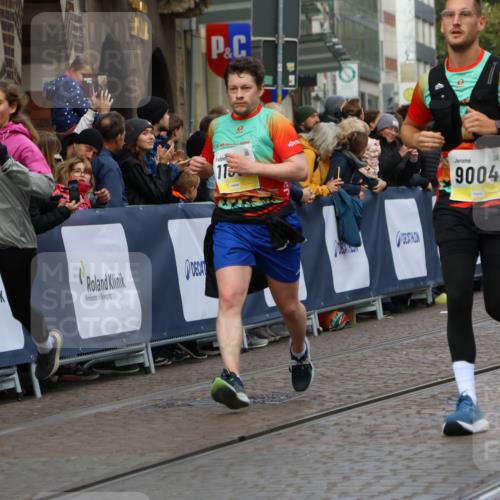 05.10.2025 - 20. swb-Marathon Bremen Strokosch-Dieckow http://msf.ph/oto/9230240 05.10.2025 10:51:48 Ziel 9004, 9506, 10436, 10968, 11080, 11361, 11394, 11689, 11696 meine-sportfotos.de