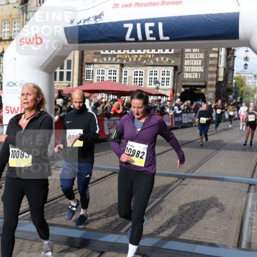 05.10.2025 - 20. swb-Marathon Bremen Yannick Fuchs http://msf.ph/oto/9230250 05.10.2025 11:02:33 Ziel 9707, 9748, 10093, 10194, 10821, 10829, 10982, 10983, 11386, 11537, 11538 meine-sportfotos.de