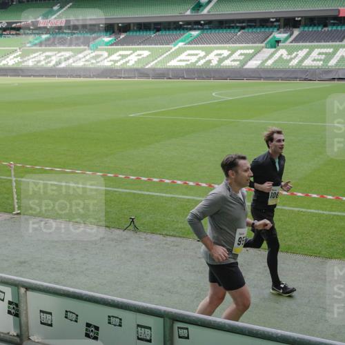 05.10.2025 - 20. swb-Marathon Bremen Michael Burmester http://msf.ph/oto/9230258 05.10.2025 10:29:19 Laufen im Stadion 8787, 9218, 9233, 9385, 9404, 9428, 9437, 9478, 9555, 9556, 9626, 9627, 9630, 9641, 9674, 9689, 9693, 9696, 9704, 9729, 9761, 9810, 9889, 9924, 9929, 9958, 9969, 9986, 10062, 10073, 10089, 10131, 10381, 10400, 10601, 10685, 10715, 10723, 10733, 10799, 10868, 10877, 10888, 10929, 10951, 10968, 11005, 11022, 11057, 11119, 11187, 11208, 11288, 11292, 11573, 11637, 9298, 9366, 9377, 9406, 9562, 9665, 9706, 9955, 10047, 10109, 10266, 10268, 10303, 10519, 10875, 10931 meine-sportfotos.de