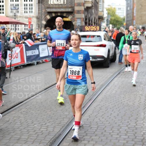 05.10.2025 - 20. swb-Marathon Bremen Yannick Fuchs http://msf.ph/oto/9230262 05.10.2025 09:21:00 Ziel  meine-sportfotos.de