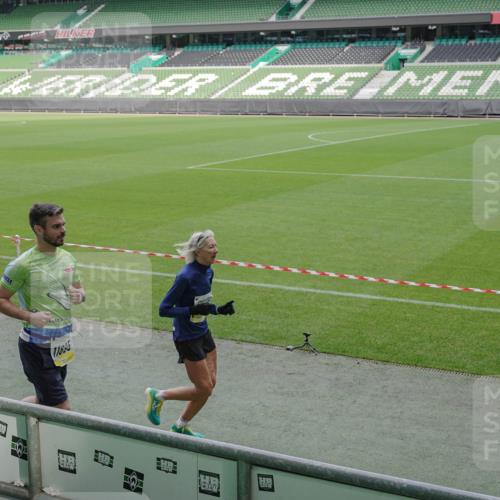 05.10.2025 - 20. swb-Marathon Bremen Michael Burmester http://msf.ph/oto/9230276 05.10.2025 10:29:21 Laufen im Stadion 8787, 9218, 9233, 9385, 9404, 9428, 9437, 9478, 9555, 9556, 9626, 9627, 9630, 9641, 9674, 9689, 9693, 9696, 9704, 9729, 9761, 9889, 9924, 9929, 9958, 9969, 9986, 10062, 10073, 10089, 10131, 10381, 10400, 10601, 10685, 10715, 10723, 10733, 10799, 10868, 10877, 10888, 10929, 10951, 10968, 11005, 11022, 11057, 11119, 11187, 11208, 11288, 11292, 11573, 11637, 9298, 9404, 9406, 9562, 9665, 9706, 9955, 10047, 10109, 10266, 10268, 10303, 10519, 10875, 10931 meine-sportfotos.de