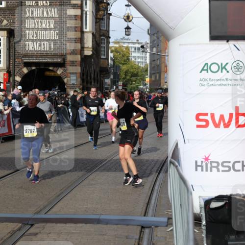 05.10.2025 - 20. swb-Marathon Bremen Yannick Fuchs http://msf.ph/oto/9230300 05.10.2025 11:02:34 Ziel 9707, 9802, 9839, 10093, 10194, 10615, 10821, 10829, 10982, 10983, 11386, 11537, 11538 meine-sportfotos.de