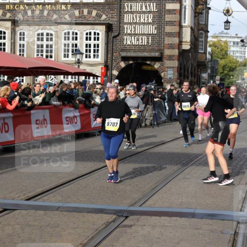 05.10.2025 - 20. swb-Marathon Bremen Yannick Fuchs http://msf.ph/oto/9230320 05.10.2025 11:02:34 Ziel 9707, 9802, 9839, 10093, 10194, 10615, 10821, 10829, 10982, 10983, 11386, 11537, 11538 meine-sportfotos.de