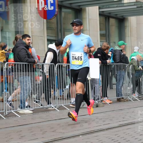 05.10.2025 - 20. swb-Marathon Bremen Strokosch-Dieckow http://msf.ph/oto/9230325 05.10.2025 10:37:44 Ziel 9755, 11328, 11465, 9755, 11328, 11465 meine-sportfotos.de