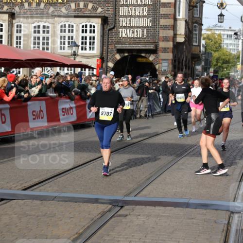 05.10.2025 - 20. swb-Marathon Bremen Yannick Fuchs http://msf.ph/oto/9230327 05.10.2025 11:02:34 Ziel 9707, 9802, 9839, 10093, 10194, 10615, 10821, 10829, 10982, 10983, 11386, 11537, 11538 meine-sportfotos.de