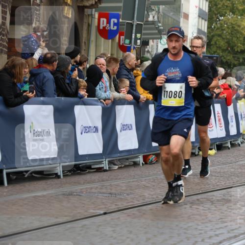 05.10.2025 - 20. swb-Marathon Bremen Strokosch-Dieckow http://msf.ph/oto/9230331 05.10.2025 10:51:53 Ziel 9683, 10380, 10581, 10625, 10817, 11080, 11136, 11325, 11361, 11394 meine-sportfotos.de