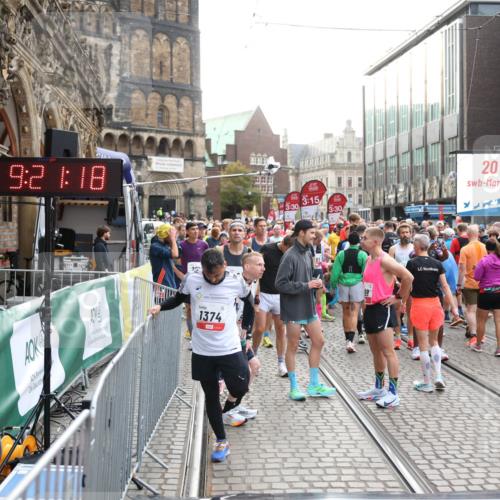 05.10.2025 - 20. swb-Marathon Bremen Yannick Fuchs http://msf.ph/oto/9230337 05.10.2025 09:21:18 Ziel  meine-sportfotos.de