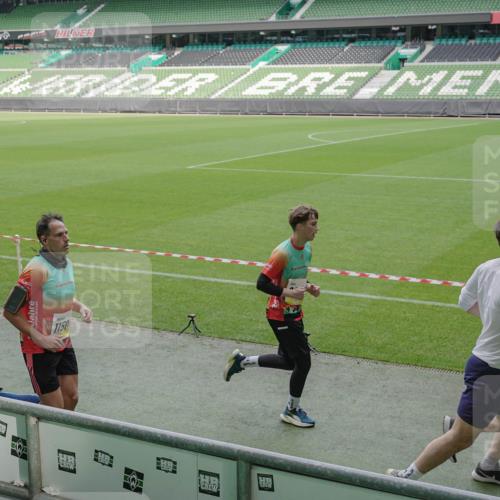 05.10.2025 - 20. swb-Marathon Bremen Michael Burmester http://msf.ph/oto/9230358 05.10.2025 10:29:24 Laufen im Stadion 8787, 9218, 9233, 9385, 9428, 9437, 9478, 9485, 9555, 9556, 9583, 9626, 9627, 9630, 9641, 9674, 9689, 9693, 9696, 9704, 9729, 9761, 9889, 9924, 9929, 9958, 9969, 9986, 10062, 10073, 10089, 10381, 10400, 10534, 10601, 10685, 10715, 10723, 10733, 10799, 10868, 10877, 10888, 10929, 10951, 10968, 11005, 11022, 11057, 11119, 11187, 11208, 11288, 11292, 11573, 11637, 9298, 9404, 9562, 9665, 9706, 9955, 10109, 10303, 10519, 10875, 10931 meine-sportfotos.de