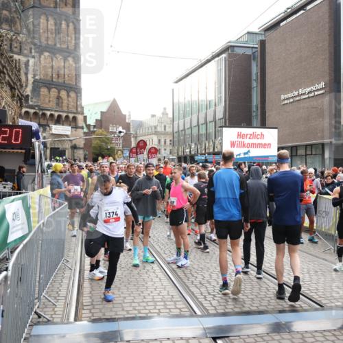 05.10.2025 - 20. swb-Marathon Bremen Yannick Fuchs http://msf.ph/oto/9230361 05.10.2025 09:21:20 Ziel  meine-sportfotos.de