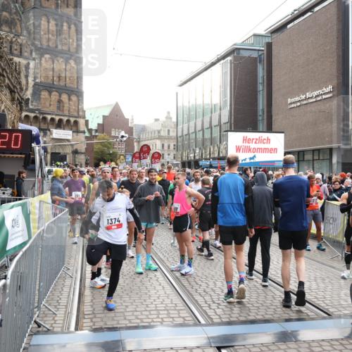 05.10.2025 - 20. swb-Marathon Bremen Yannick Fuchs http://msf.ph/oto/9230370 05.10.2025 09:21:20 Ziel  meine-sportfotos.de