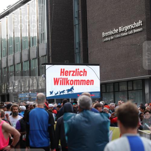 05.10.2025 - 20. swb-Marathon Bremen Yannick Fuchs http://msf.ph/oto/9230375 05.10.2025 09:21:22 Ziel  meine-sportfotos.de