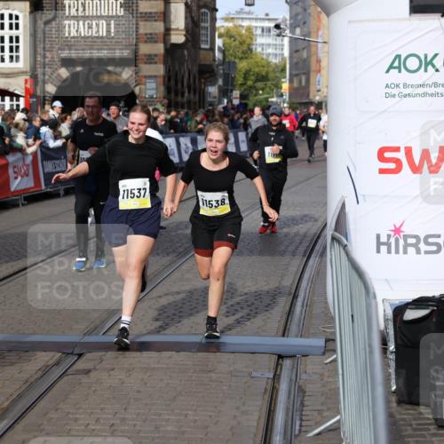 05.10.2025 - 20. swb-Marathon Bremen Yannick Fuchs http://msf.ph/oto/9230382 05.10.2025 11:02:36 Ziel 9468, 9647, 9707, 9802, 9839, 10093, 10194, 10615, 10982, 10983, 11110, 11537, 11538, 11711 meine-sportfotos.de