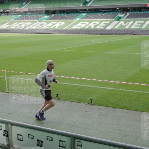 05.10.2025 - 20. swb-Marathon Bremen Michael Burmester http://msf.ph/oto/9230400 05.10.2025 10:29:28 Laufen im Stadion 8787, 8866, 9014, 9218, 9233, 9369, 9385, 9428, 9437, 9478, 9485, 9555, 9556, 9583, 9626, 9627, 9630, 9641, 9674, 9689, 9693, 9696, 9704, 9729, 9740, 9761, 9889, 9924, 9929, 9958, 9969, 9986, 10062, 10073, 10089, 10118, 10170, 10381, 10400, 10534, 10601, 10685, 10715, 10723, 10726, 10733, 10799, 10868, 10877, 10888, 10929, 10951, 10968, 11005, 11022, 11057, 11119, 11187, 11208, 11288, 11292, 11573, 11637, 9298, 9404, 9562, 9706, 10109, 10519, 10875, 10931 meine-sportfotos.de