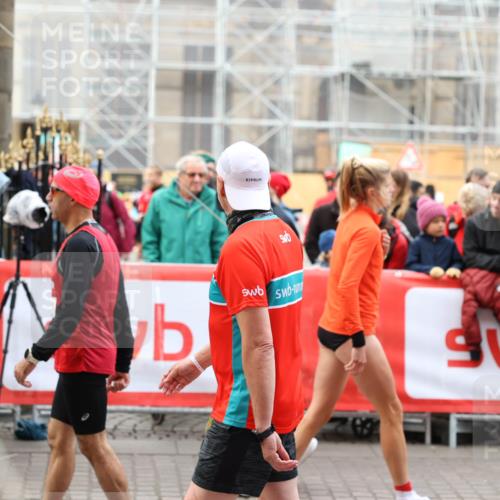 05.10.2025 - 20. swb-Marathon Bremen Yannick Fuchs http://msf.ph/oto/9230418 05.10.2025 09:49:42 Ziel  meine-sportfotos.de
