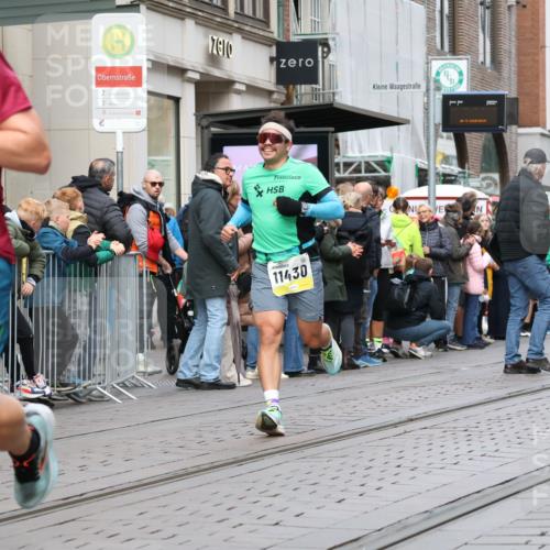 05.10.2025 - 20. swb-Marathon Bremen Strokosch-Dieckow http://msf.ph/oto/9230512 05.10.2025 10:38:07 Ziel 9809, 11430, 9809, 11430 meine-sportfotos.de