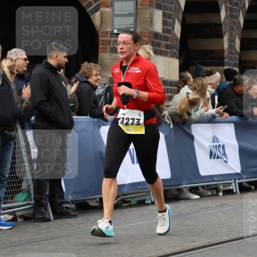 05.10.2025 - 20. swb-Marathon Bremen Strokosch-Dieckow http://msf.ph/oto/9230556 05.10.2025 10:52:03 Ziel 9196, 9226, 9939, 10240, 10438, 10727, 10977, 11273, 11641 meine-sportfotos.de