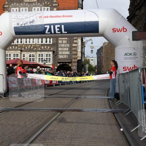 05.10.2025 - 20. swb-Marathon Bremen Yannick Fuchs http://msf.ph/oto/9230565 05.10.2025 10:24:06 Ziel  meine-sportfotos.de