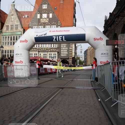 05.10.2025 - 20. swb-Marathon Bremen Yannick Fuchs http://msf.ph/oto/9230608 05.10.2025 10:24:26 Ziel  meine-sportfotos.de