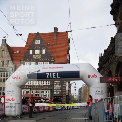 05.10.2025 - 20. swb-Marathon Bremen Yannick Fuchs http://msf.ph/oto/9230647 05.10.2025 10:24:46 Ziel  meine-sportfotos.de