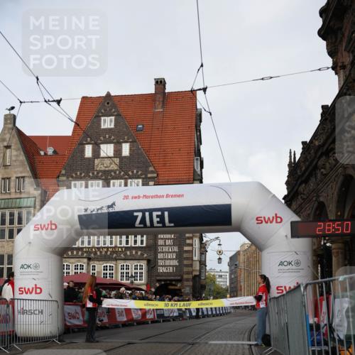 05.10.2025 - 20. swb-Marathon Bremen Yannick Fuchs http://msf.ph/oto/9230654 05.10.2025 10:24:46 Ziel  meine-sportfotos.de