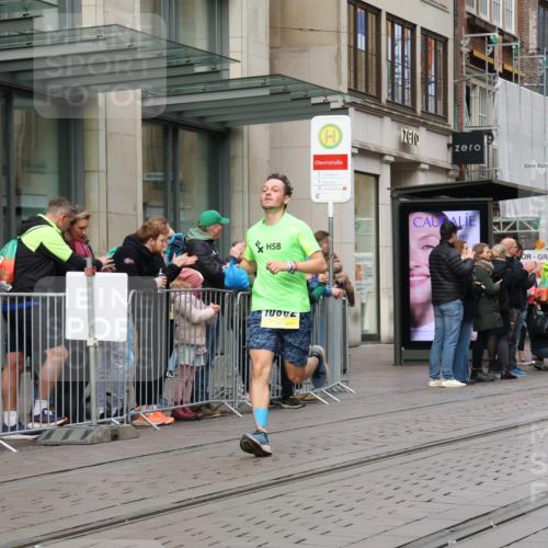 05.10.2025 - 20. swb-Marathon Bremen Strokosch-Dieckow http://msf.ph/oto/9230664 05.10.2025 10:38:32 Ziel 9341, 9403, 10352, 10409, 10517, 10847, 10862, 10967, 11132, 11594, 9341, 9403, 10352, 10409, 10517, 10847, 10862, 10967, 11132, 11594 meine-sportfotos.de