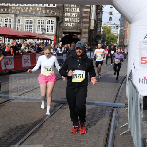05.10.2025 - 20. swb-Marathon Bremen Yannick Fuchs http://msf.ph/oto/9230674 05.10.2025 11:02:40 Ziel 9468, 9647, 9707, 9802, 9839, 10033, 10595, 10598, 10615, 11110, 11160, 11537, 11538, 11711 meine-sportfotos.de
