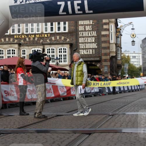 05.10.2025 - 20. swb-Marathon Bremen Yannick Fuchs http://msf.ph/oto/9230692 05.10.2025 10:26:02 Ziel  meine-sportfotos.de