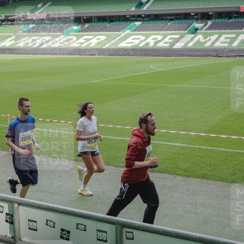 05.10.2025 - 20. swb-Marathon Bremen Michael Burmester http://msf.ph/oto/9230724 05.10.2025 10:29:45 Laufen im Stadion 7202, 8787, 8866, 9014, 9199, 9218, 9233, 9261, 9369, 9385, 9428, 9437, 9452, 9485, 9555, 9556, 9578, 9579, 9583, 9626, 9627, 9630, 9658, 9674, 9689, 9693, 9696, 9704, 9729, 9740, 9761, 9803, 9832, 9889, 9924, 9929, 9958, 9969, 9986, 10073, 10089, 10118, 10170, 10246, 10376, 10400, 10432, 10534, 10601, 10673, 10685, 10715, 10723, 10726, 10733, 10781, 10868, 10877, 10923, 10929, 10932, 10951, 10968, 11005, 11022, 11091, 11119, 11177, 11187, 11208, 11288, 11298 meine-sportfotos.de